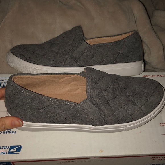 Gray flats size 7 - Picture 2 of 2